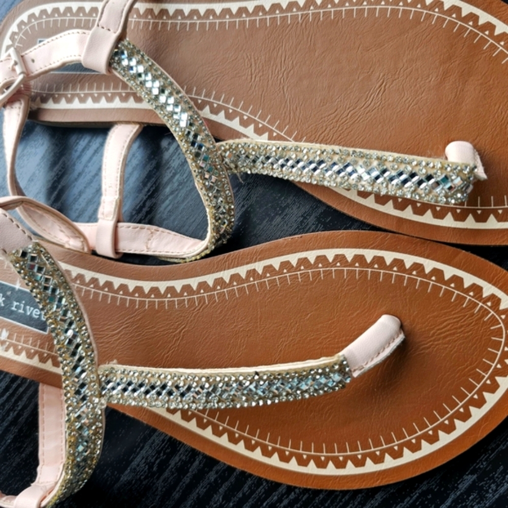 Black Rivet ISLA Crystal Embellished Light Pink Sandals Women's Sz 7